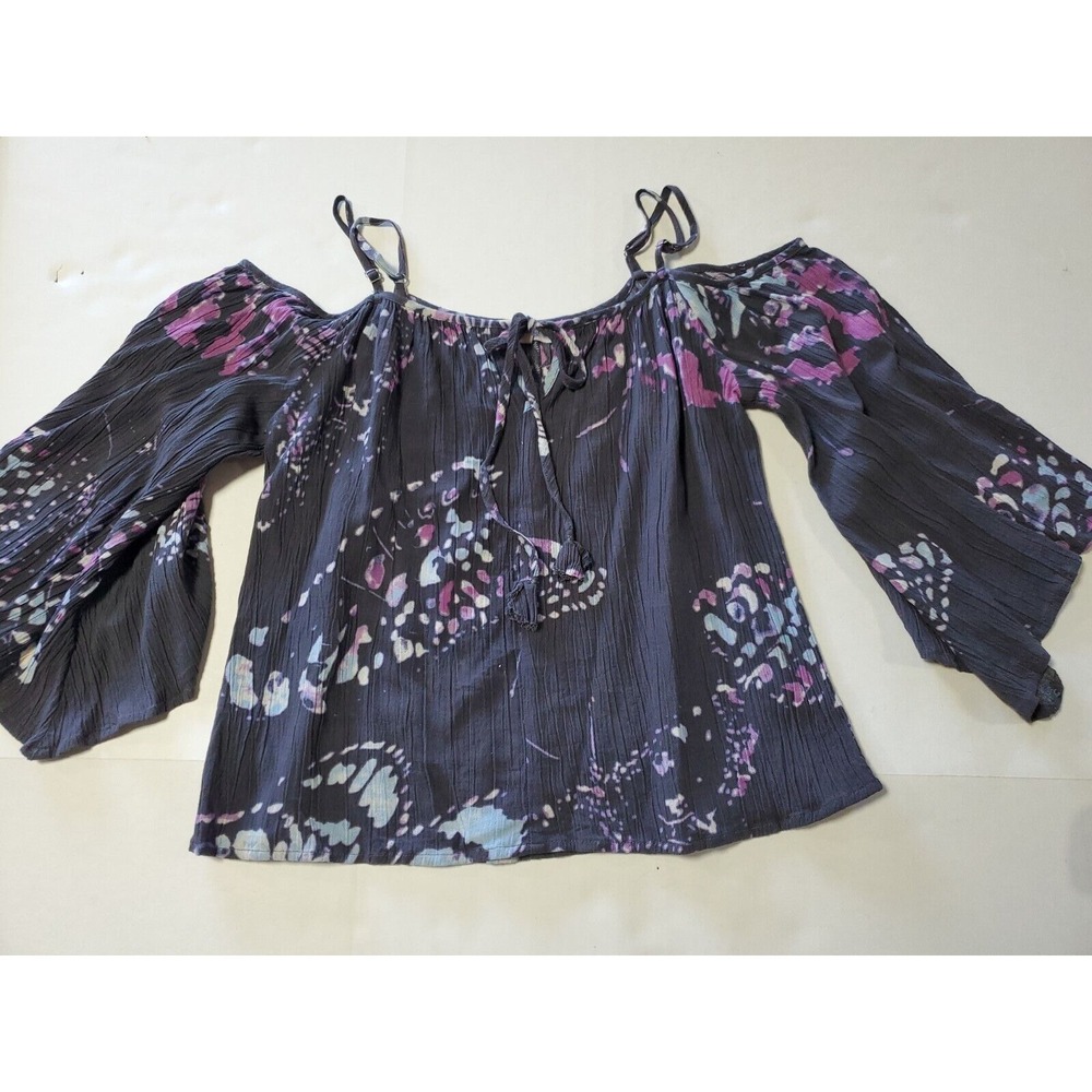 Lovestich Cold Shoulder  Size Small Navy Blue, Purple, White‎